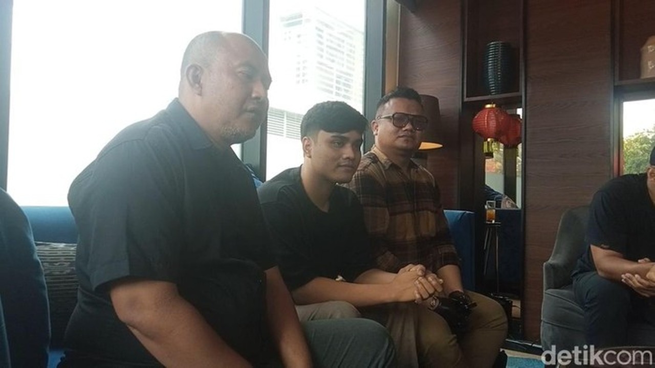 Ressa Rizky Ungkap Keinginan Bertemu Denada Setelah 24 Tahun Terpisah: “Sangat Ingin”