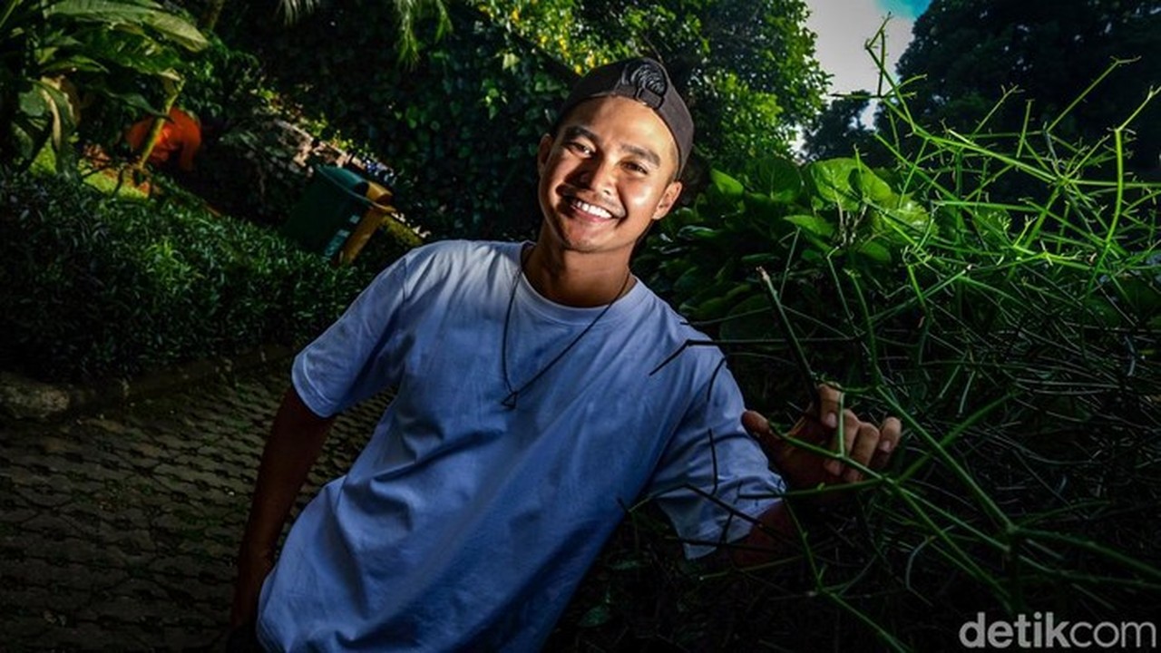 Lolos Sertifikasi Pembimbing Haji, Aiman Ricky Akui Dilema Karier Artis