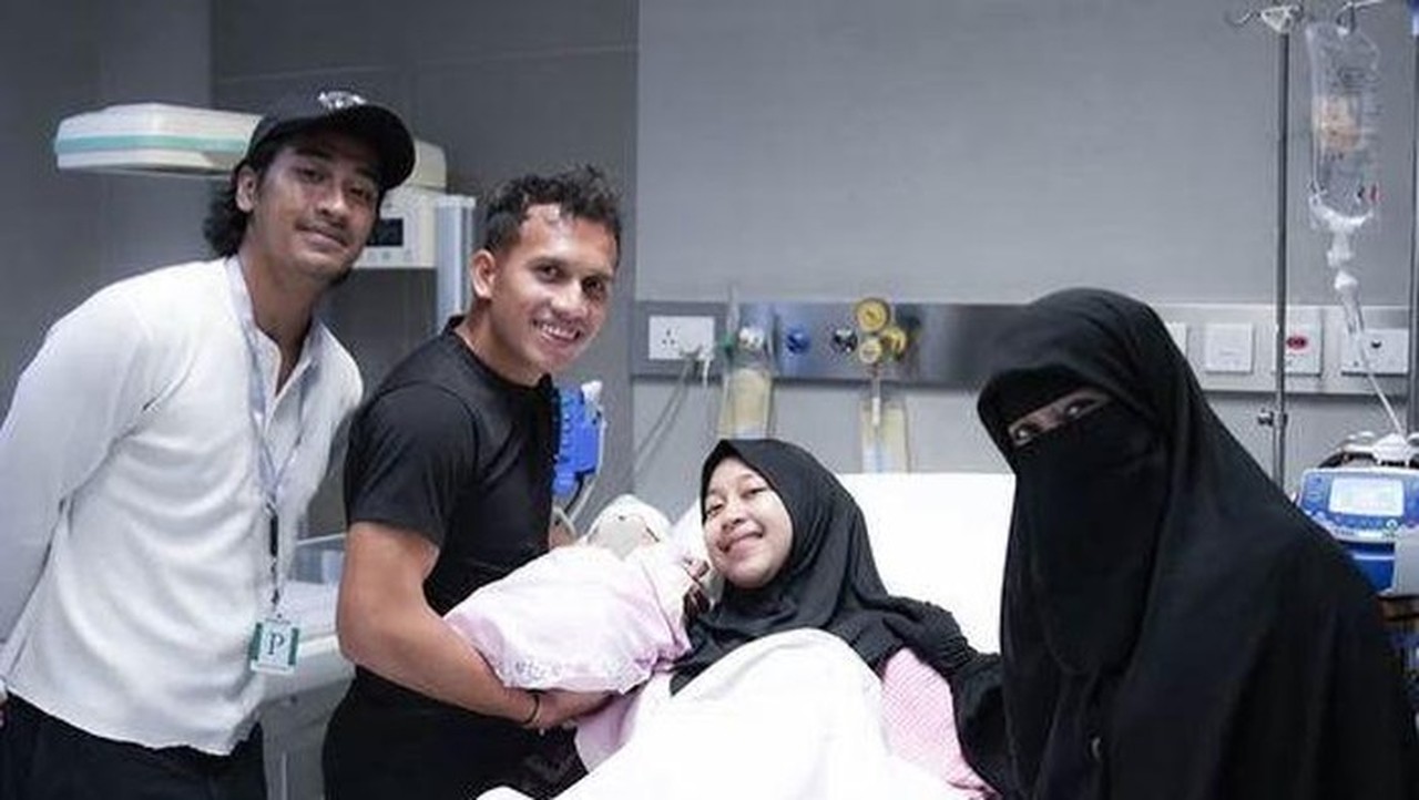 Punya Keponakan, Abidzar Al Ghifari Tergoda Belanja Baju Anak