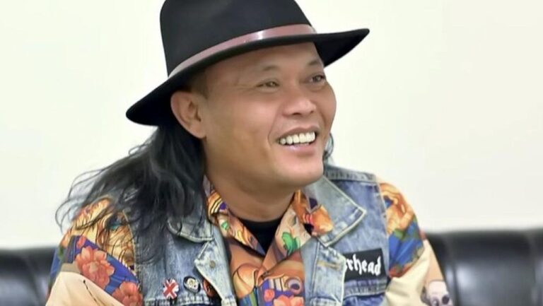 Sule Ungkap Emas Rizky Febian untuk Bintang Hilang Misterius di Tengah Sengketa Harta Lina Jubaedah Sule Ungkap Emas Rizky Febian untuk Bintang Hilang Misterius di Tengah Sengketa Harta Lina Jubaedah