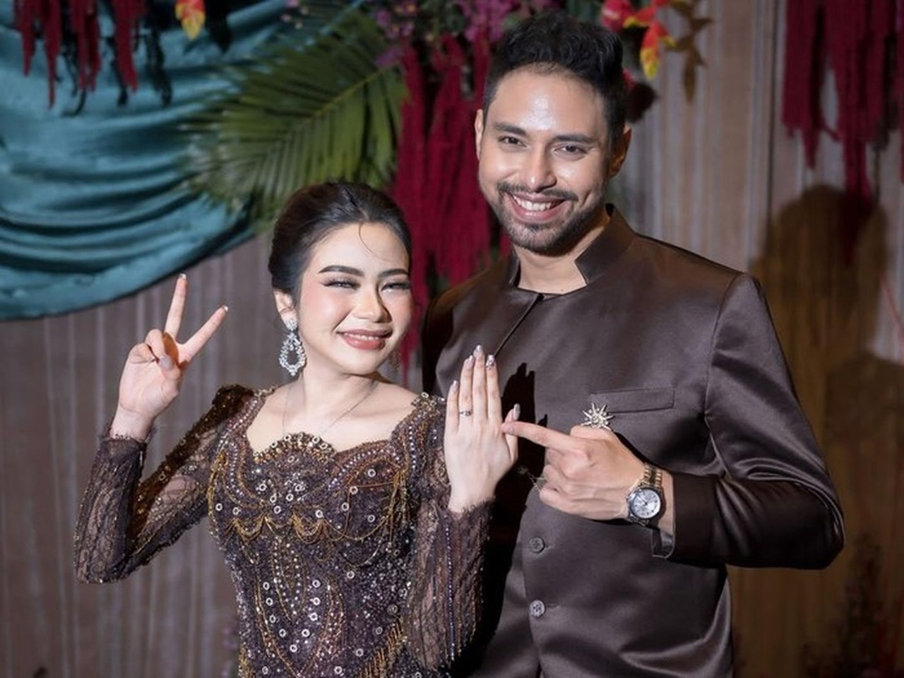 Rara LIDA dan Aladull Ungkap Perbedaan Mengejutkan Usai Menikah: Dari HP Hingga Kebiasaan Pagi Rara LIDA dan Aladull Ungkap Perbedaan Mengejutkan Usai Menikah: Dari HP Hingga Kebiasaan Pagi