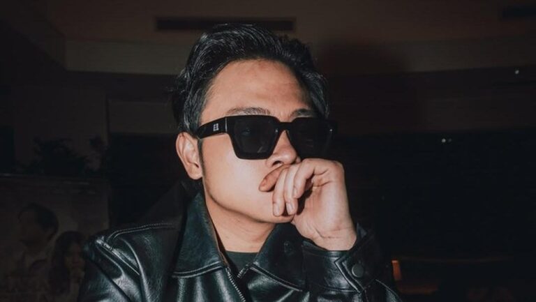 Aldy Maldini Akui Keteledoran Usai Tipu Fans, Kini Berusaha Bangkit Lewat Film Aldy Maldini Akui Keteledoran Usai Tipu Fans, Kini Berusaha Bangkit Lewat Film