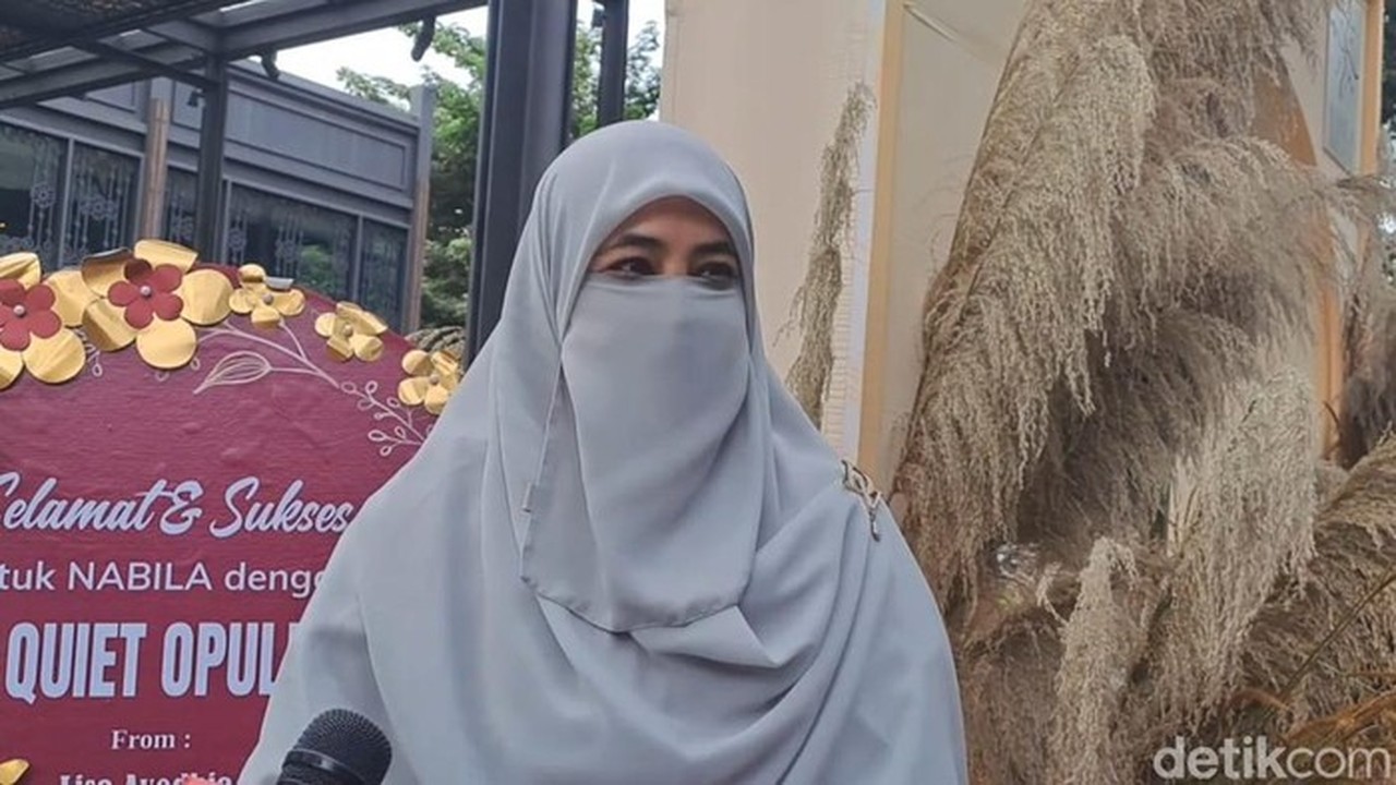 Umi Pipik Pilih Tarawih di Rumah, Siapkan Sendiri Menu Sahur dan Buka Puasa