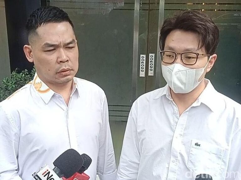 Richard Lee Penuhi Panggilan Polisi, Tegaskan Siap Beri Klarifikasi Soal Produk Kecantikan Richard Lee Penuhi Panggilan Polisi, Tegaskan Siap Beri Klarifikasi Soal Produk Kecantikan