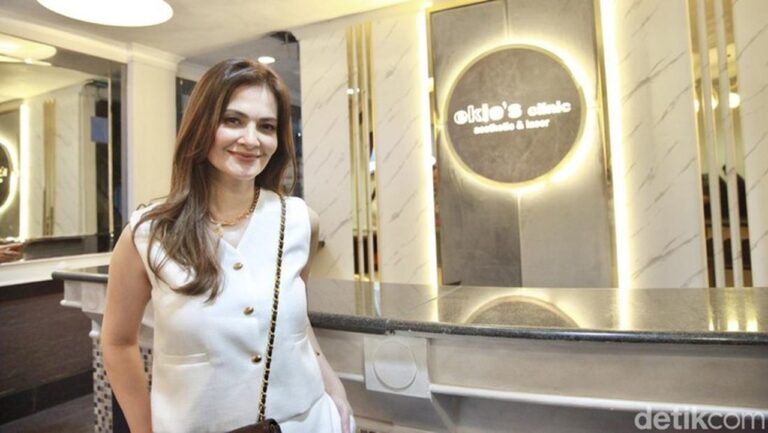 Cut Tari Ungkap Keseruan Menjadi Ibu Rumah Tangga: Lebih Sibuk dari Dunia Hiburan