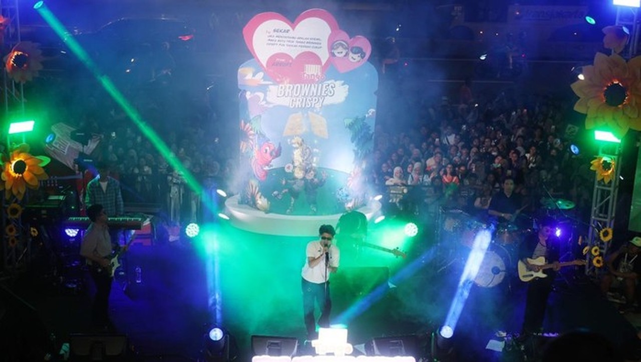 Juicy Luicy Gebrak Panggung, Hibur Penggemar di Peluncuran Produk Baru Tango Juicy Luicy Gebrak Panggung, Hibur Penggemar di Peluncuran Produk Baru Tango