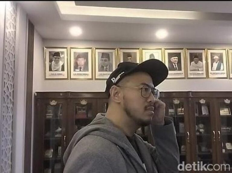 Pandji Pragiwaksono Temui MUI Bahas Polemik Materi Stand-Up Comedy ‘Mens Rea’