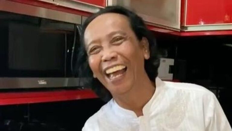 Mandra Ungkap Bayaran Iklan Rp 265 Juta di Era 90-an, Langsung untuk Naik Haji dan Bangun Rumah Ibu Mandra Ungkap Bayaran Iklan Rp 265 Juta di Era 90-an, Langsung untuk Naik Haji dan Bangun Rumah Ibu