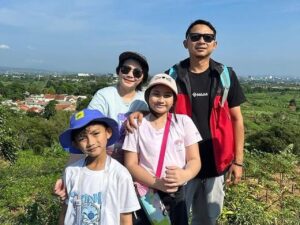 Aden Bajaj Ungkap Perbedaan Mencolok Ketiga Anaknya: Sang Putri Suka Tampil, Putra Sulung Alergi Kamera