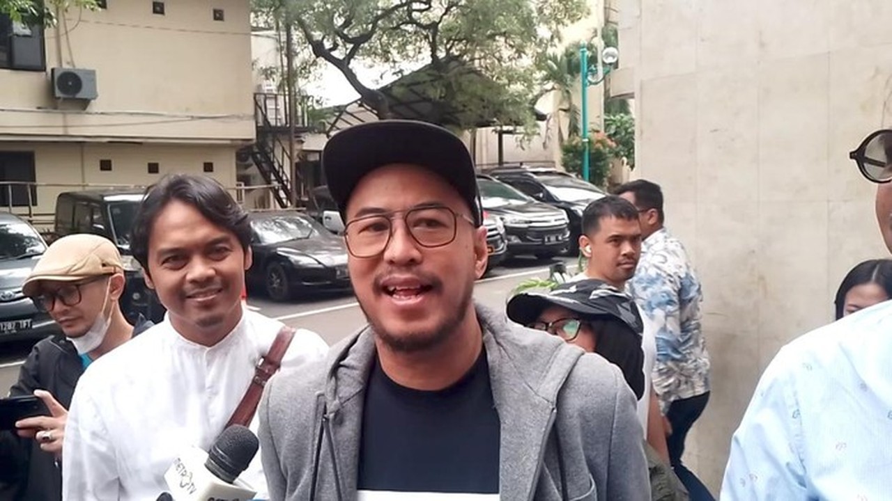 Pandji Pragiwaksono Penuhi Panggilan Polisi Terkait Laporan Materi Stand Up Comedy “Mens Rea”